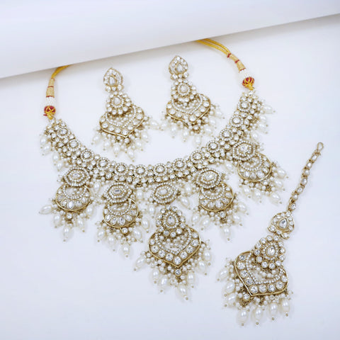Bridal Jewelry Set – Emerald Green & Antique Gold Polki Choker